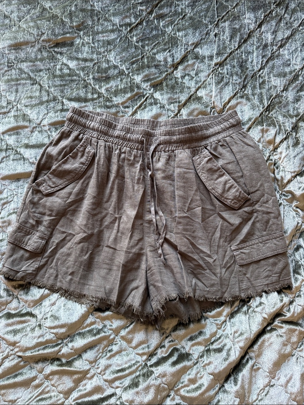 Thread & Supply Green Frayed-Hem Cargo Shorts